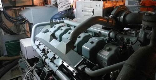 三菱S6R柴油發(fā)動機停機電磁鐵的拆卸，檢測