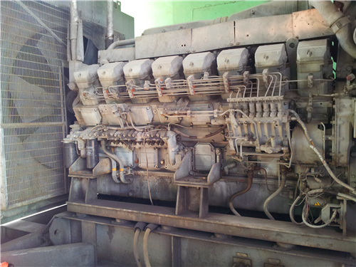 三菱S12柴油發(fā)動(dòng)機(jī)前部裝置的解體、檢修