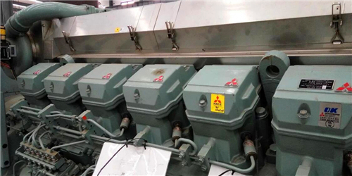 安裝三菱S12柴油發(fā)動(dòng)機(jī)曲軸、主軸承瓦