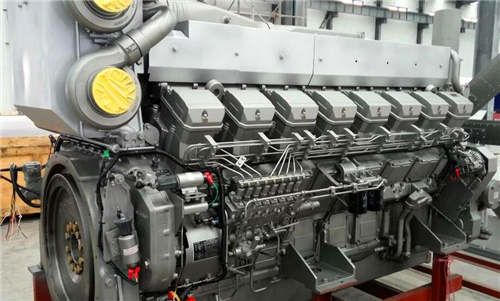 三菱R16柴油發(fā)動機(jī)氣缸頭、進(jìn)排氣閥門機(jī)構(gòu)的解體、檢修