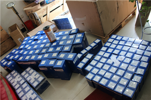 珀金斯柴油發(fā)動機1878042 C92燃油、空氣過濾器