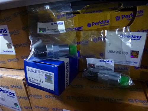 珀金斯1206E柴油機(jī)T410145柴油燃油泵、溫度感應(yīng)傳感器、燃料過(guò)濾器