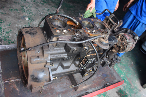 約翰迪爾強鹿柴油發(fā)動機維修拆卸順序