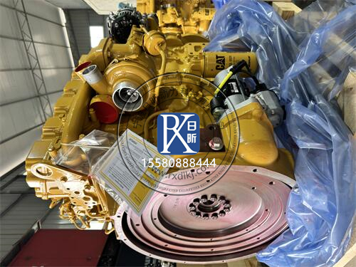 卡特發(fā)動機(jī)320：轉(zhuǎn)速與速度的工程奇跡